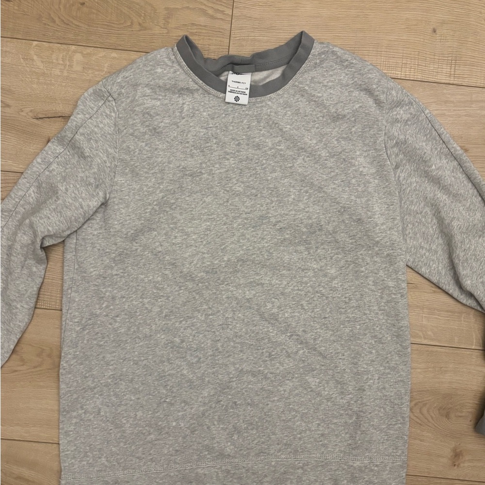 Gray Nike Crewneck Pullover Nike Yoga Thermafit Lightweight Shirt Size Small - Picture 3 of 10